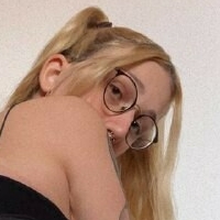 Adrianahoe Desnuda
