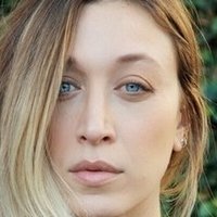 Alana Hadid Desnuda