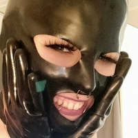 alinealatex Desnuda