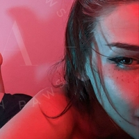 Alisa Paws Desnuda