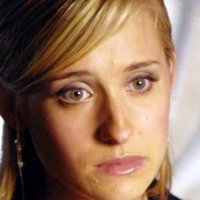 Allison Mack Desnuda