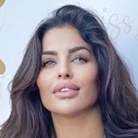 Amira Mounir Srarfi Desnuda