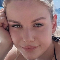 Angelina Mayer Desnuda