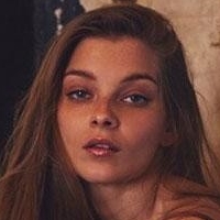 Anna Raise Desnuda