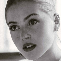 Annie Knowles Desnuda