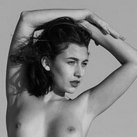 aramacamelia Desnuda