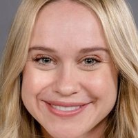 Becca Tobin Desnuda