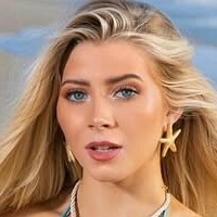 Bella Lyn Desnuda