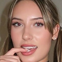 Bella Reid Desnuda