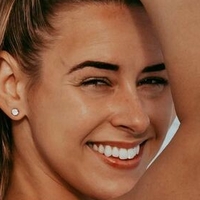 Brianna Throssell Desnuda