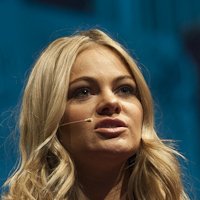 Caitlin Crosby Desnuda