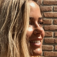 Caro Nigro Desnuda