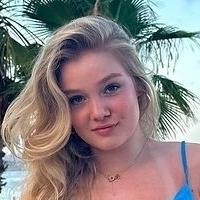 Chiara Tews Desnuda