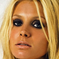 Claudia Hoffmann Desnuda