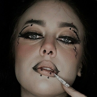 demonsfree Desnuda