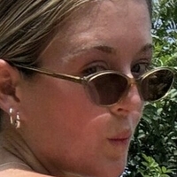 Emersen Heuvel Desnuda