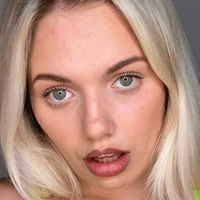 emilyevejackson Desnuda