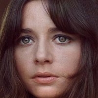 Emma Cohen Desnuda