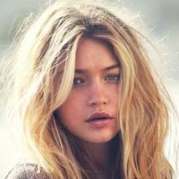 Gigi Hadid Desnuda