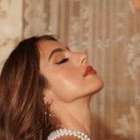 Grace Elizabeth Valentino Desnuda