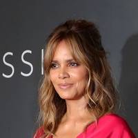 Halle Berry Desnuda