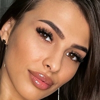 Iuhas Alexandra Desnuda