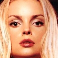 Izabella Miko Desnuda