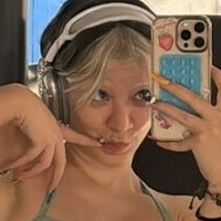 Leyla Afshonkar Desnuda