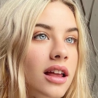 Lilblondii Desnuda