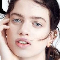 Lily McMenamy Desnuda