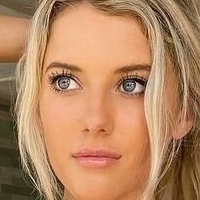 Lindsay Marie Brewer Desnuda