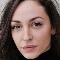 Lucie Aron Desnuda