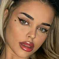 Lucy Reid Desnuda