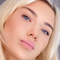 Luna London Desnuda