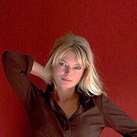 Nienke Brinkhuis Desnuda