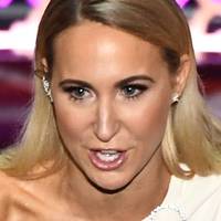 Nikki Glaser Desnuda