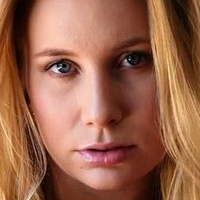 Phoebe Crnich Desnuda