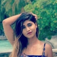 Pratika Sood Desnuda