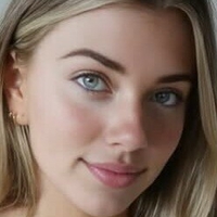 Ruby Ripple Desnuda