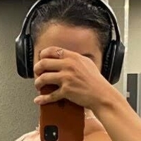 Saradas E Cavalas Desnuda