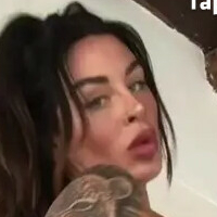 Sheshefit Desnuda