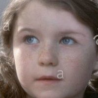 Sophie Vavasseur Desnuda