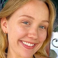 Tessa Conway Desnuda