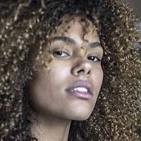 Tina Kunakey Desnuda
