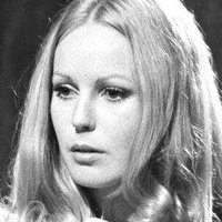 Veronica Carlson Desnuda