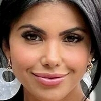 Yesligomez Desnuda