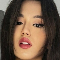 Zhang Desnuda